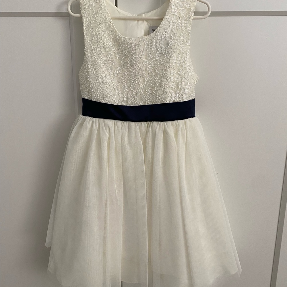 Flower girl/special occasions dress - size 5